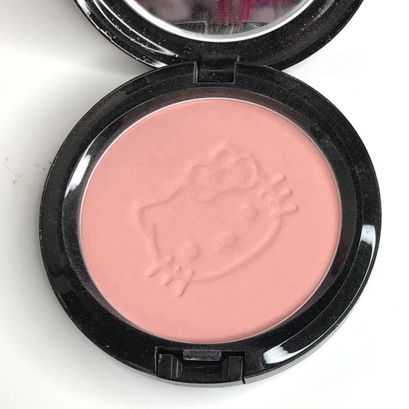 MAC Hello Kitty Beauty Powder PRETTY BABY - Picture 2 of 3
